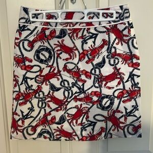 Vineyard Vines cotton lined skirt . Side zip. Trimmed waistband. Perfect